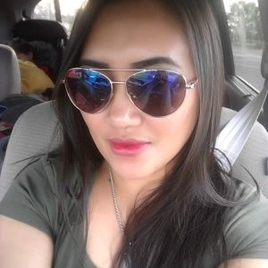 Meet your Posher, Michele